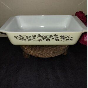 Vintage Pyrex Golden Acorn 575 B Space Saver Baking Dish, 2 Qt,